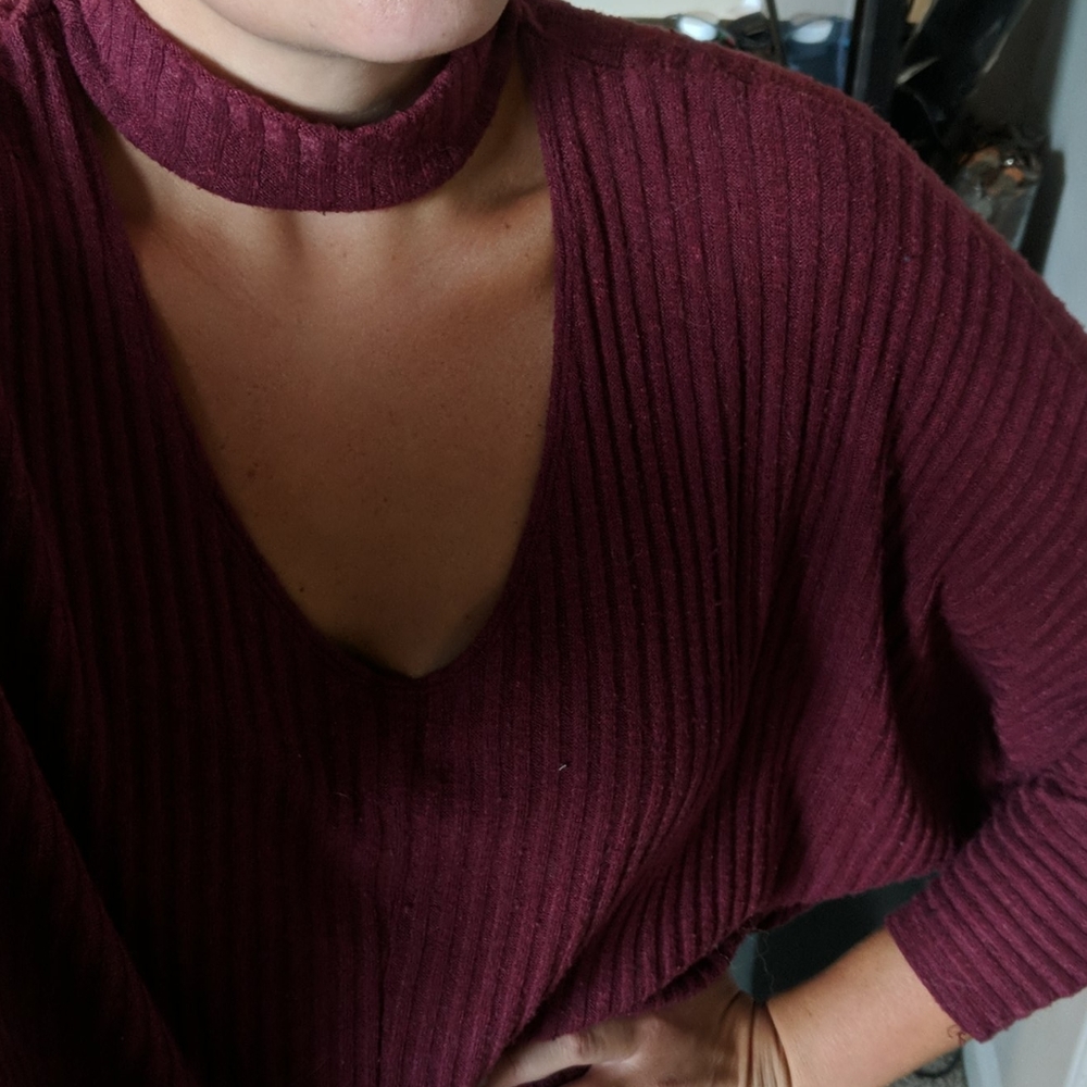 Urban Outfitters Light Sweater w/ Choker! - Picture 4 of 7